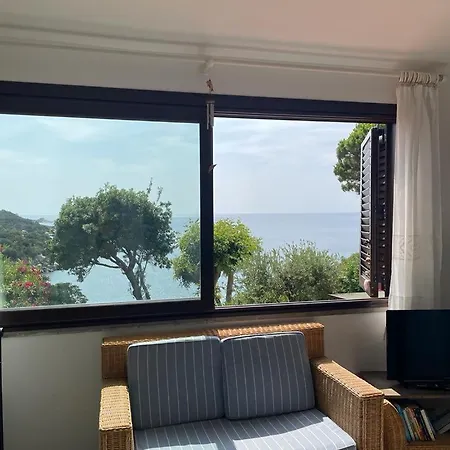 Casa Regina Porto Luna 1 *