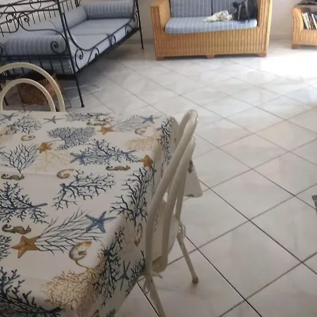 Casa Regina Porto Luna 1 *